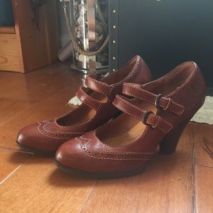 BORN Leather Pumps